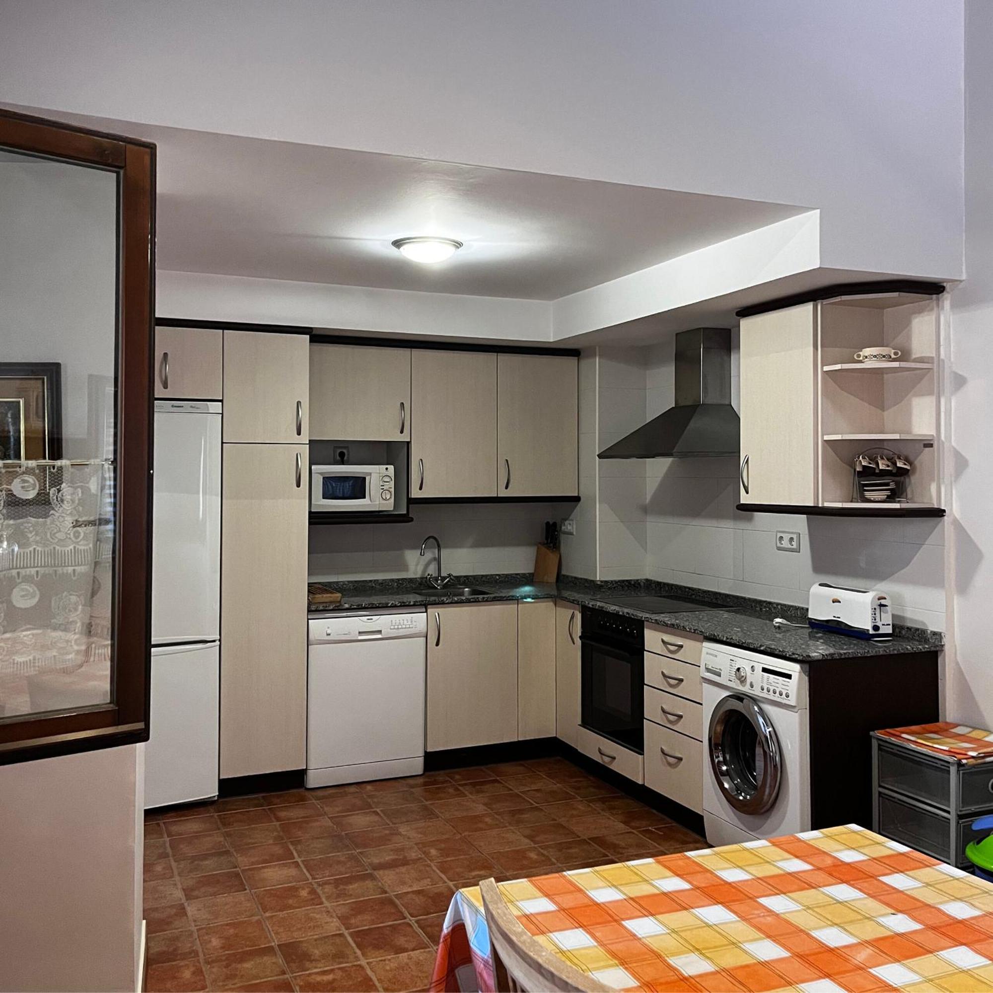 Apartamentos Angelus Plaza Mayor De 格劳斯 外观 照片